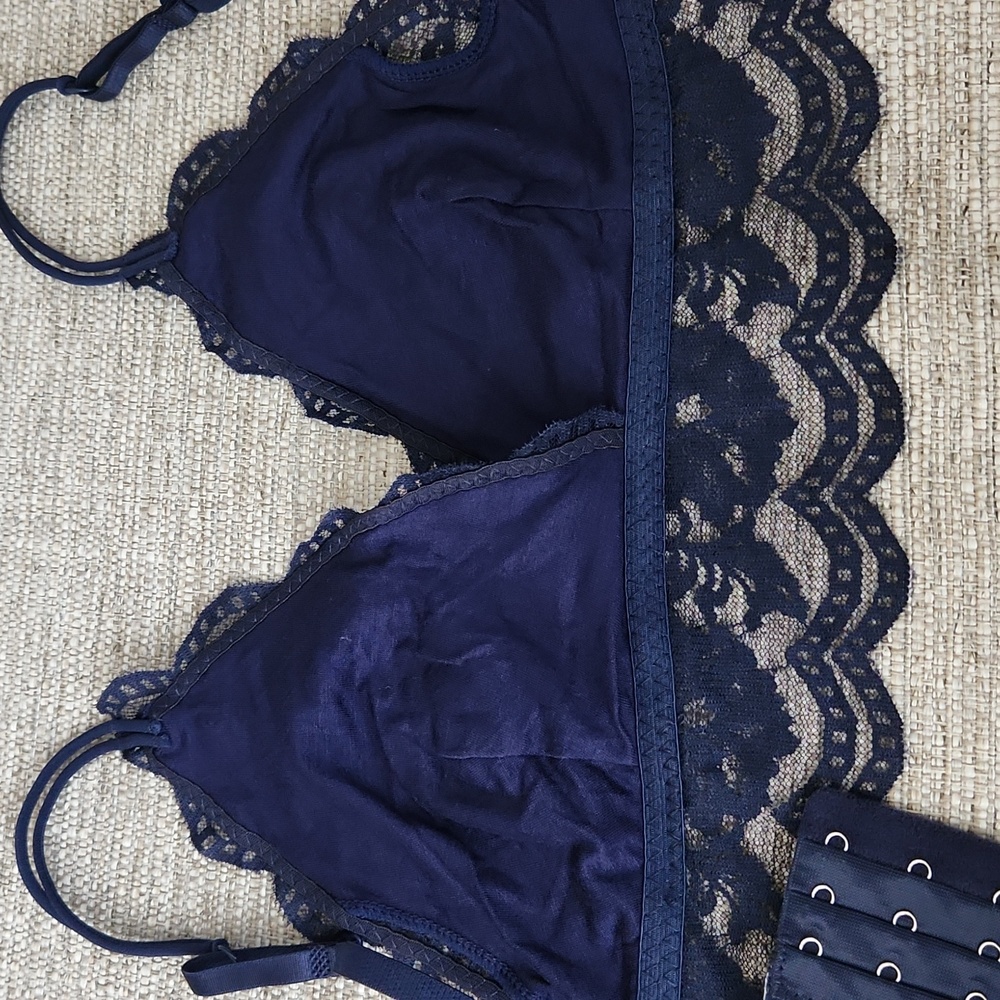 Bra - Picture 3 of 6